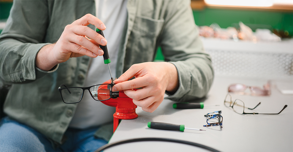 eyeglasses repair