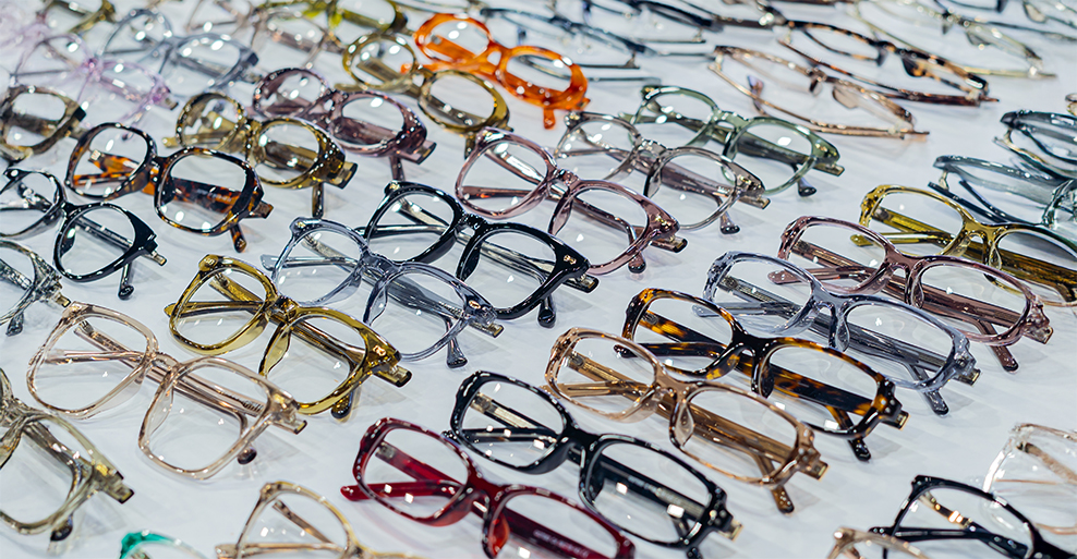 how do glasses work